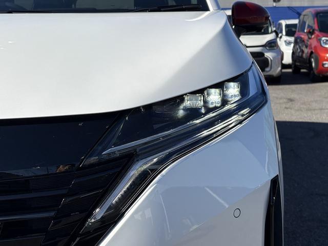 オーラ ニスモ チューンドe-パワー4WD プロパイロット・BOSEサウンド・フルセグナビ・全周囲カメラ・Carplay・USB・デジタルミラー・ワイヤレス充電・ETC2.0・パワーシート・シート&ステアヒーター・Cソナー・BSM・純正17AW(42枚目)