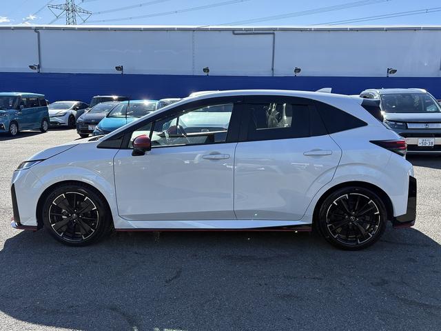 オーラ ニスモ チューンドe-パワー4WD プロパイロット・BOSEサウンド・フルセグナビ・全周囲カメラ・Carplay・USB・デジタルミラー・ワイヤレス充電・ETC2.0・パワーシート・シート&ステアヒーター・Cソナー・BSM・純正17AW(51枚目)