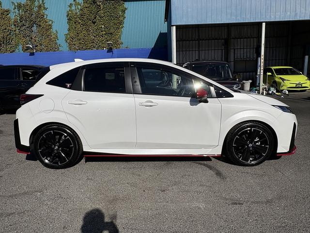 オーラ ニスモ チューンドe-パワー4WD プロパイロット・BOSEサウンド・フルセグナビ・全周囲カメラ・Carplay・USB・デジタルミラー・ワイヤレス充電・ETC2.0・パワーシート・シート&ステアヒーター・Cソナー・BSM・純正17AW(52枚目)