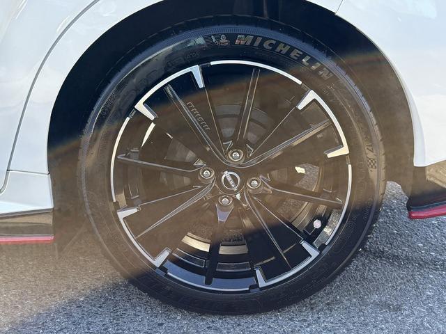 オーラ ニスモ チューンドe-パワー4WD プロパイロット・BOSEサウンド・フルセグナビ・全周囲カメラ・Carplay・USB・デジタルミラー・ワイヤレス充電・ETC2.0・パワーシート・シート&ステアヒーター・Cソナー・BSM・純正17AW(54枚目)