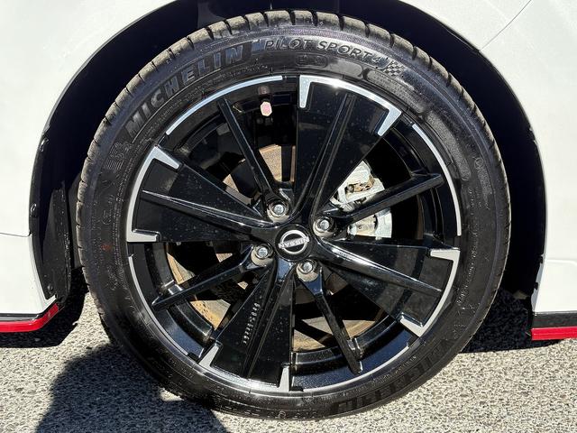 オーラ ニスモ チューンドe-パワー4WD プロパイロット・BOSEサウンド・フルセグナビ・全周囲カメラ・Carplay・USB・デジタルミラー・ワイヤレス充電・ETC2.0・パワーシート・シート&ステアヒーター・Cソナー・BSM・純正17AW(55枚目)