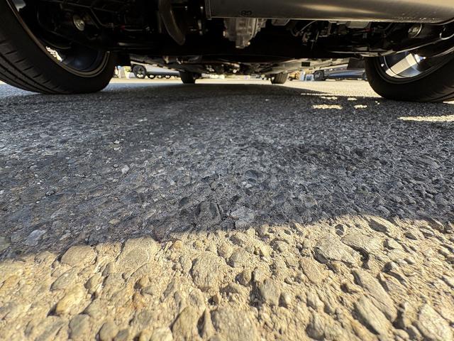 オーラ ニスモ チューンドe-パワー4WD プロパイロット・BOSEサウンド・フルセグナビ・全周囲カメラ・Carplay・USB・デジタルミラー・ワイヤレス充電・ETC2.0・パワーシート・シート&ステアヒーター・Cソナー・BSM・純正17AW(61枚目)