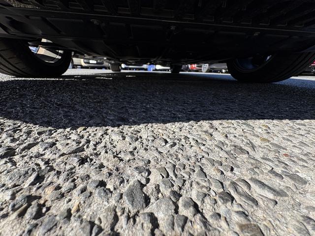 オーラ ニスモ チューンドe-パワー4WD プロパイロット・BOSEサウンド・フルセグナビ・全周囲カメラ・Carplay・USB・デジタルミラー・ワイヤレス充電・ETC2.0・パワーシート・シート&ステアヒーター・Cソナー・BSM・純正17AW(64枚目)