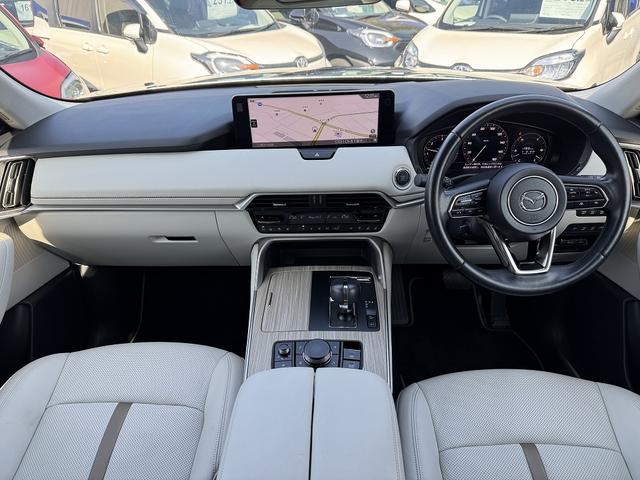 CX-60 XD-ハイブリッド エクスクルーシブモダン 全周囲カメラ・フルセグナビ・BTオーディオ・HUD・BSM・ACC・LKA・AHB・本革・ベンチレーションシート・ステアヒーター・LEDライト・Cソナー・Pバックドア・20AW・ETC(3枚目)