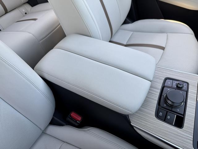 CX-60 XD-ハイブリッド エクスクルーシブモダン 全周囲カメラ・フルセグナビ・BTオーディオ・HUD・BSM・ACC・LKA・AHB・本革・ベンチレーションシート・ステアヒーター・LEDライト・Cソナー・Pバックドア・20AW・ETC(20枚目)