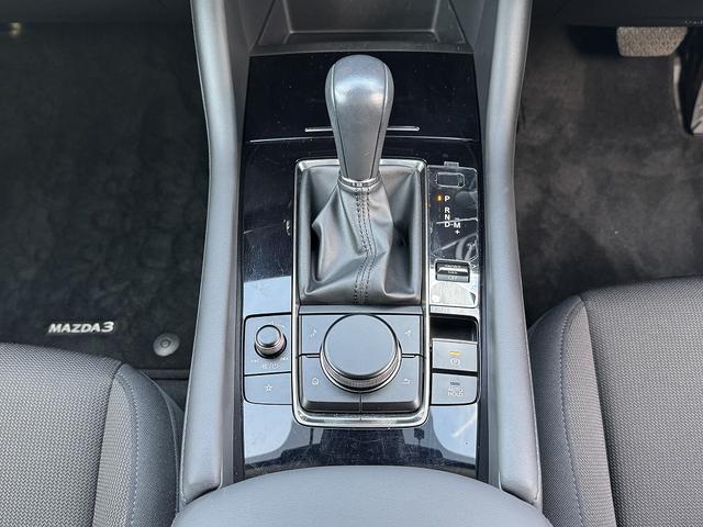 ＭＡＺＤＡ３セダン ２０Ｓプロアクティブ　ツーリングセレクション　１オーナー・ｉ－ＡＣＴＩＶＳＥＮＳＥ・フルセグナビ・全周囲カメラ・Ｃａｒｐｌａｙ・ＵＳＢ・ＥＴＣ・ＢＴオーディオ・パワーシート・シート＆ステアヒーター・シートメモリー・Ｃソナー・ＢＳＭ・ＨＵＤ（10枚目）