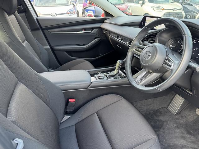 ＭＡＺＤＡ３セダン ２０Ｓプロアクティブ　ツーリングセレクション　１オーナー・ｉ－ＡＣＴＩＶＳＥＮＳＥ・フルセグナビ・全周囲カメラ・Ｃａｒｐｌａｙ・ＵＳＢ・ＥＴＣ・ＢＴオーディオ・パワーシート・シート＆ステアヒーター・シートメモリー・Ｃソナー・ＢＳＭ・ＨＵＤ（26枚目）