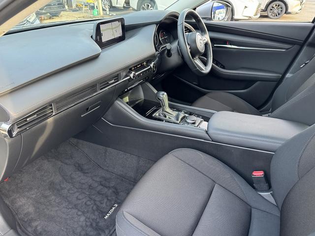 ＭＡＺＤＡ３セダン ２０Ｓプロアクティブ　ツーリングセレクション　１オーナー・ｉ－ＡＣＴＩＶＳＥＮＳＥ・フルセグナビ・全周囲カメラ・Ｃａｒｐｌａｙ・ＵＳＢ・ＥＴＣ・ＢＴオーディオ・パワーシート・シート＆ステアヒーター・シートメモリー・Ｃソナー・ＢＳＭ・ＨＵＤ（28枚目）