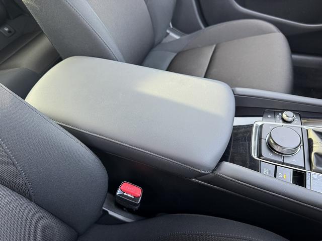 ＭＡＺＤＡ３セダン ２０Ｓプロアクティブ　ツーリングセレクション　１オーナー・ｉ－ＡＣＴＩＶＳＥＮＳＥ・フルセグナビ・全周囲カメラ・Ｃａｒｐｌａｙ・ＵＳＢ・ＥＴＣ・ＢＴオーディオ・パワーシート・シート＆ステアヒーター・シートメモリー・Ｃソナー・ＢＳＭ・ＨＵＤ（40枚目）