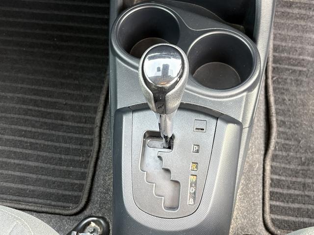 アクア 後期・Sセンス・ナビ・Bカメラ・BTオーディオ・LEDライト・PCS・AHB・LKA・Cソナー・スマキー・プライバシーガラス・ミラーウィンカー・オートライト・ETC・記録簿(16枚目)