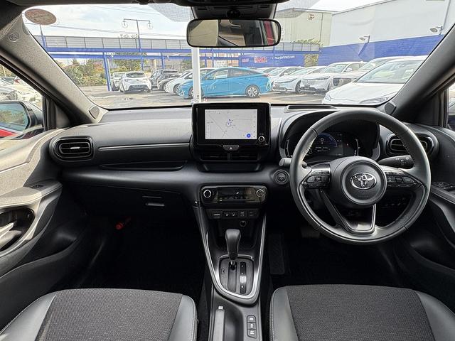 ヤリス ハイブリッドZ セーフティセンス・ディスプレイオーディオ・フルセグナビ・全周囲カメラ・ETC2.0・Carplay・BTオーディオ・シート&ステアヒーター・AC100V電源・Cソナー・BSM・RCTA・HUD(3枚目)