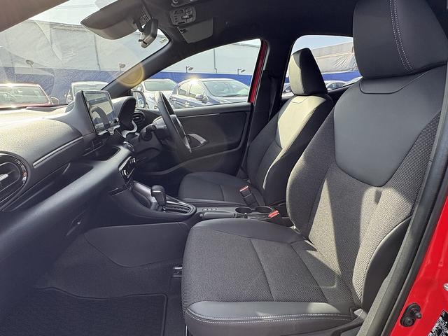 ヤリス ハイブリッドZ セーフティセンス・ディスプレイオーディオ・フルセグナビ・全周囲カメラ・ETC2.0・Carplay・BTオーディオ・シート&ステアヒーター・AC100V電源・Cソナー・BSM・RCTA・HUD(6枚目)