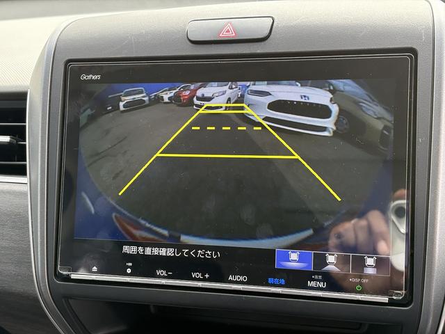 フリードハイブリッド ハイブリッド・EX 両Pスライド・Rモニター・フルセグ9inナビ・Bカメラ・BTオーディオ・LEDライト・ACC・LKA・シートヒーター・ドアバイザー・プライバシーガラス・本革ステア・ETC・15AW・オートライト(9枚目)