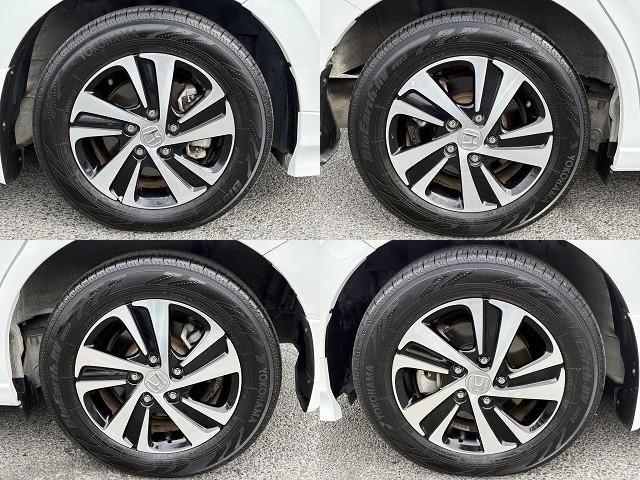 フリードハイブリッド ハイブリッド・EX 両Pスライド・Rモニター・フルセグ9inナビ・Bカメラ・BTオーディオ・LEDライト・ACC・LKA・シートヒーター・ドアバイザー・プライバシーガラス・本革ステア・ETC・15AW・オートライト(17枚目)