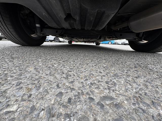 フリードハイブリッド ハイブリッド・EX 両Pスライド・Rモニター・フルセグ9inナビ・Bカメラ・BTオーディオ・LEDライト・ACC・LKA・シートヒーター・ドアバイザー・プライバシーガラス・本革ステア・ETC・15AW・オートライト(54枚目)