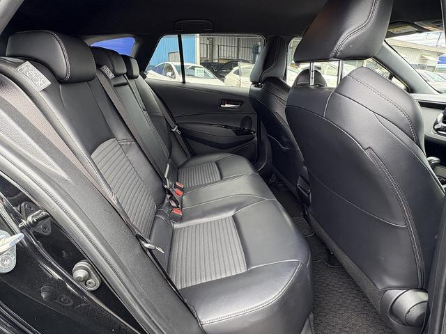 カローラツーリング ダブルバイビー Sセンス・1オーナー・フルセグ・Bカメラ・BTオーディオ・LEDライト・ACC・LKA・AHB・Cソナー・ハーフレザー・USB・ETC・本革ステア・プライバシーガラス・ミラーウィンカー・17AW(5枚目)