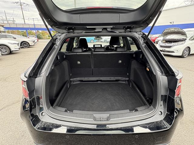 カローラツーリング ダブルバイビー Sセンス・1オーナー・フルセグ・Bカメラ・BTオーディオ・LEDライト・ACC・LKA・AHB・Cソナー・ハーフレザー・USB・ETC・本革ステア・プライバシーガラス・ミラーウィンカー・17AW(6枚目)