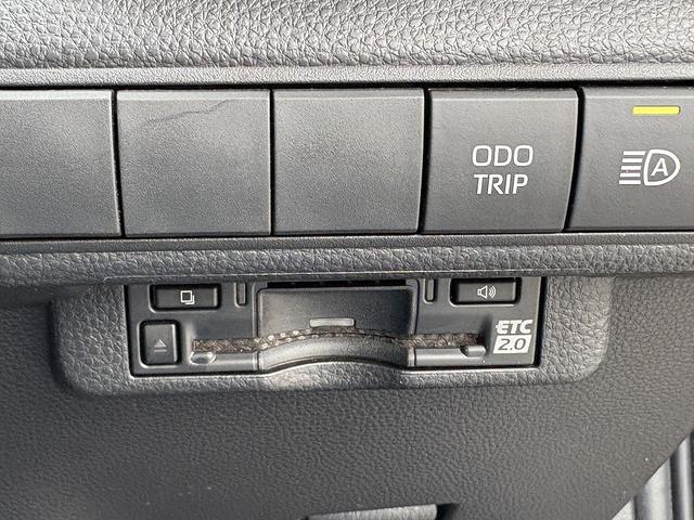 カローラツーリング ダブルバイビー Sセンス・1オーナー・フルセグ・Bカメラ・BTオーディオ・LEDライト・ACC・LKA・AHB・Cソナー・ハーフレザー・USB・ETC・本革ステア・プライバシーガラス・ミラーウィンカー・17AW(12枚目)