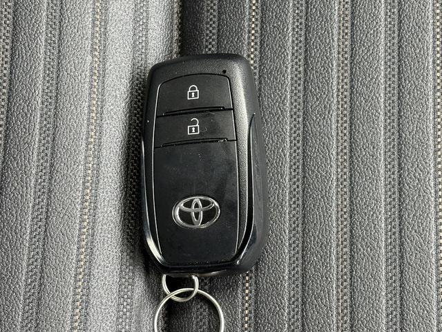 カローラツーリング ダブルバイビー Sセンス・1オーナー・フルセグ・Bカメラ・BTオーディオ・LEDライト・ACC・LKA・AHB・Cソナー・ハーフレザー・USB・ETC・本革ステア・プライバシーガラス・ミラーウィンカー・17AW(31枚目)