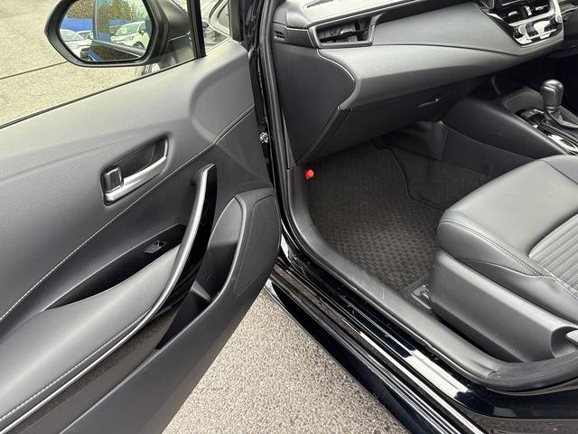 カローラツーリング ダブルバイビー Sセンス・1オーナー・フルセグ・Bカメラ・BTオーディオ・LEDライト・ACC・LKA・AHB・Cソナー・ハーフレザー・USB・ETC・本革ステア・プライバシーガラス・ミラーウィンカー・17AW(46枚目)