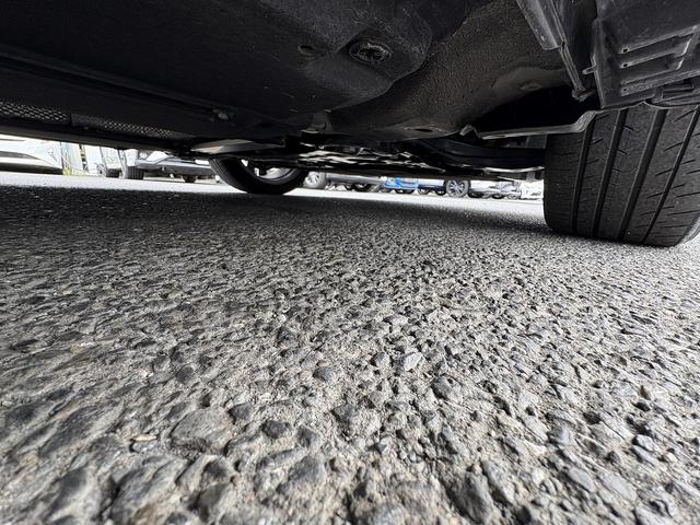 カローラツーリング ダブルバイビー Sセンス・1オーナー・フルセグ・Bカメラ・BTオーディオ・LEDライト・ACC・LKA・AHB・Cソナー・ハーフレザー・USB・ETC・本革ステア・プライバシーガラス・ミラーウィンカー・17AW(52枚目)