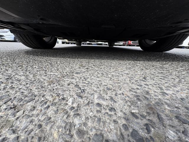 カローラツーリング ダブルバイビー Sセンス・1オーナー・フルセグ・Bカメラ・BTオーディオ・LEDライト・ACC・LKA・AHB・Cソナー・ハーフレザー・USB・ETC・本革ステア・プライバシーガラス・ミラーウィンカー・17AW(53枚目)