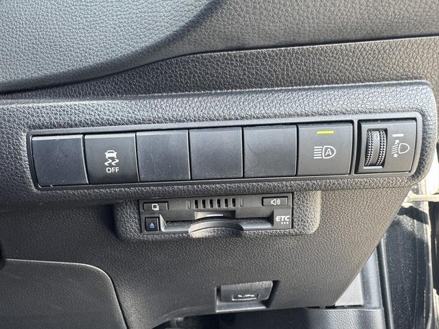 カローラスポーツ G スタイルパッケージ Sセンス・フルセグナビ・Bカメラ・BTオーディオ・LEDライト・ACC・LKA・AHB・BSM・Cソナー・ETC・ハーフレザー・パドルシフト・本革ステア・ドアバイザー・プライバシーガラス(12枚目)