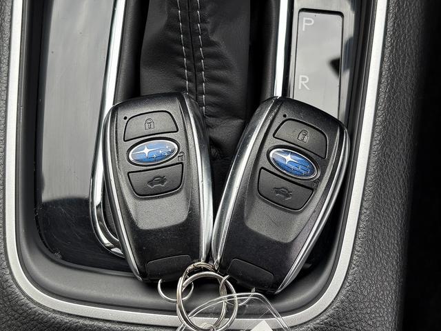 アイサイト・フルセグナビ・バックカメラ・ＢＴオーディオ・ＥＴＣ・スマートキー・ＵＳＢ・パワーシート・シートヒーター・ステアシフト・リアＣソナー・ＢＳＭ・ＡＵＴＯハイビーム・純正１８ＡＷ