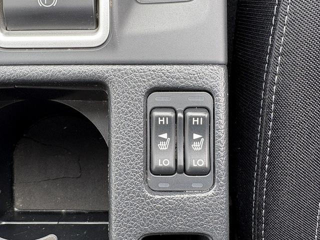 アイサイト・フルセグナビ・バックカメラ・ＢＴオーディオ・ＥＴＣ・スマートキー・ＵＳＢ・パワーシート・シートヒーター・ステアシフト・リアＣソナー・ＢＳＭ・ＡＵＴＯハイビーム・純正１８ＡＷ