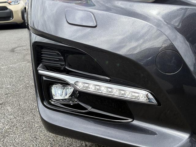 アイサイト・フルセグナビ・バックカメラ・ＢＴオーディオ・ＥＴＣ・スマートキー・ＵＳＢ・パワーシート・シートヒーター・ステアシフト・リアＣソナー・ＢＳＭ・ＡＵＴＯハイビーム・純正１８ＡＷ