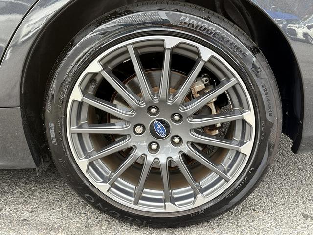 アイサイト・フルセグナビ・バックカメラ・ＢＴオーディオ・ＥＴＣ・スマートキー・ＵＳＢ・パワーシート・シートヒーター・ステアシフト・リアＣソナー・ＢＳＭ・ＡＵＴＯハイビーム・純正１８ＡＷ