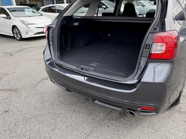 アイサイト・フルセグナビ・バックカメラ・ＢＴオーディオ・ＥＴＣ・スマートキー・ＵＳＢ・パワーシート・シートヒーター・ステアシフト・リアＣソナー・ＢＳＭ・ＡＵＴＯハイビーム・純正１８ＡＷ