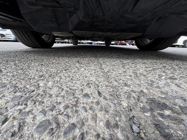 アイサイト・フルセグナビ・バックカメラ・ＢＴオーディオ・ＥＴＣ・スマートキー・ＵＳＢ・パワーシート・シートヒーター・ステアシフト・リアＣソナー・ＢＳＭ・ＡＵＴＯハイビーム・純正１８ＡＷ