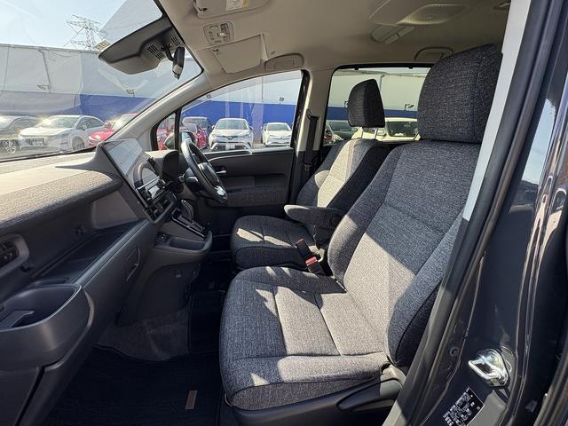 シエンタ ハイブリッドＺ　両Ｐスラ・全周囲カメラ・フルセグナビ・ＢＴオーディオ・ＬＥＤライト・ＢＳＭ・ＡＣＣ・ＬＫＡ・ＡＨＢ・Ｃソナー・シートヒーター・ＵＳＢ・ＡＣ１００Ｖ・Ｐアシスト・ドアバイザー・プライバシーガラス（8枚目）