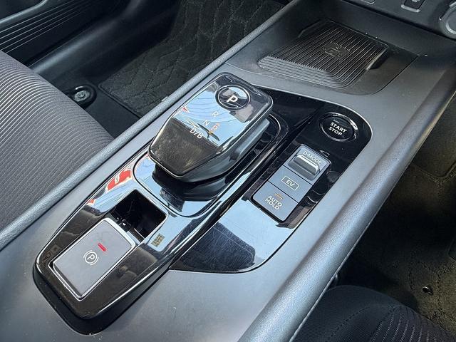 ノート Ｘ　ＦＯＵＲ　１オーナー・全周囲カメラ・フルセグ・ＢＴオーディオ・ＬＥＤライト・ＢＳＭ・ＡＣＣ・ＬＫＡ・ＡＨＢ・ＥＴＣ・ドアバイザー・プライバシーガラス・本革ステア・ミラーウィンカー・ＵＳＢ・記録簿（21枚目）