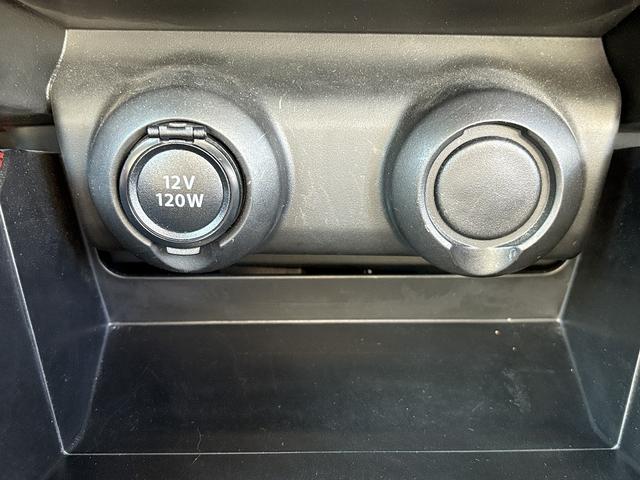 スイフトスポーツ ベースグレード　１オーナー・フルセグナビ・ＢＴオーディオ・ＤＶＤ再生・エアロ・ＬＥＤライト・ＥＴＣ・スマキー・ドアバイザー・プライバシーガラス・クルコン・ＥＴＣ・本革ステア・ミラーウィンカー（17枚目）