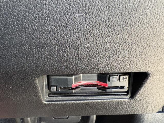 スイフトスポーツ ベースグレード　１オーナー・フルセグナビ・ＢＴオーディオ・ＤＶＤ再生・エアロ・ＬＥＤライト・ＥＴＣ・スマキー・ドアバイザー・プライバシーガラス・クルコン・ＥＴＣ・本革ステア・ミラーウィンカー（19枚目）