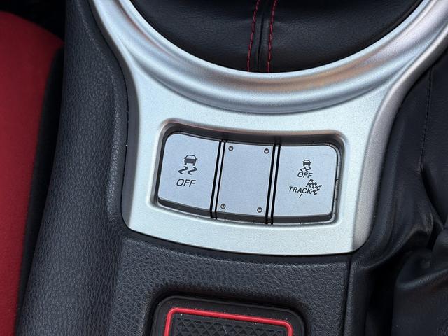 ８６ ＧＴ　６ＭＴ・フルセグナビ・Ｂカメラ・ＢＴオーディオ・ＴＲＤエアロ・マフラー・１８ＡＷ・ＬＥＤライト・ＥＴＣ・クルコン・本革ステア・ミラーウィンカー・オートライト・スマキー・記録簿（16枚目）