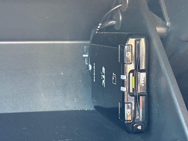 ８６ ＧＴ　６ＭＴ・フルセグナビ・Ｂカメラ・ＢＴオーディオ・ＴＲＤエアロ・マフラー・１８ＡＷ・ＬＥＤライト・ＥＴＣ・クルコン・本革ステア・ミラーウィンカー・オートライト・スマキー・記録簿（17枚目）