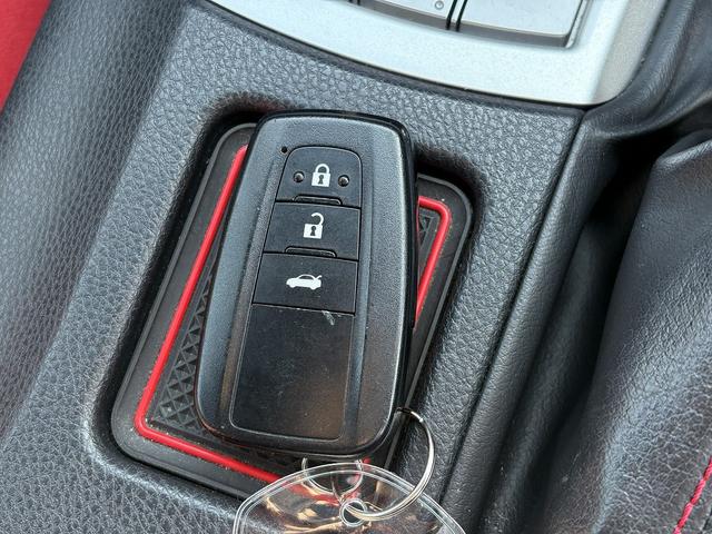 ８６ ＧＴ　６ＭＴ・フルセグナビ・Ｂカメラ・ＢＴオーディオ・ＴＲＤエアロ・マフラー・１８ＡＷ・ＬＥＤライト・ＥＴＣ・クルコン・本革ステア・ミラーウィンカー・オートライト・スマキー・記録簿（18枚目）