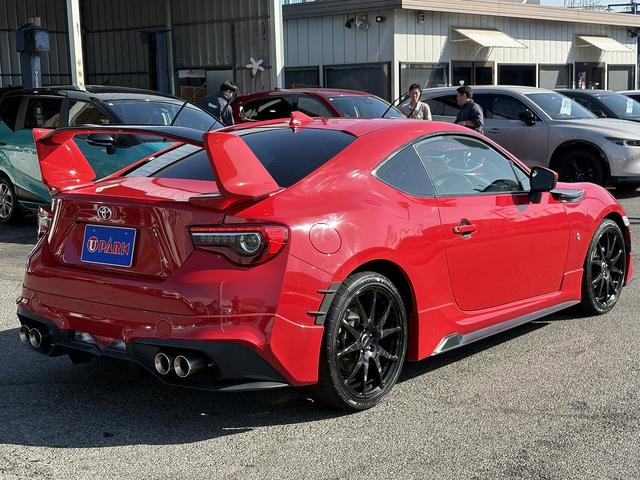 ８６ ＧＴ　６ＭＴ・フルセグナビ・Ｂカメラ・ＢＴオーディオ・ＴＲＤエアロ・マフラー・１８ＡＷ・ＬＥＤライト・ＥＴＣ・クルコン・本革ステア・ミラーウィンカー・オートライト・スマキー・記録簿（23枚目）