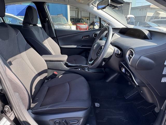 後期・１オーナー・セーフティセンス・ディスプレイオーディオ・ＥＴＣ２．０・全周囲カメラ・Ｃａｒｐｌａｙ・ＢＴオーディオ・Ｃソナー・ＢＳＭ・ＨＵＤ・純正１５ＡＷ・革ステア・ドアバイザー・フロアマット