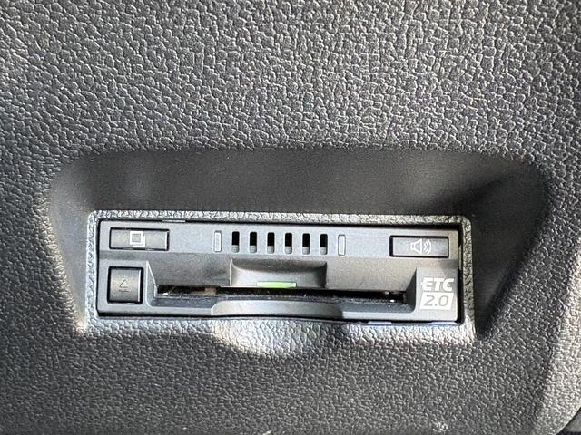 プリウスＰＨＶ Ａ　後期・１オーナー・セーフティセンス・ディスプレイオーディオ・ＥＴＣ２．０・全周囲カメラ・Ｃａｒｐｌａｙ・ＢＴオーディオ・Ｃソナー・ＢＳＭ・ＨＵＤ・純正１５ＡＷ・革ステア・ドアバイザー・フロアマット（6枚目）