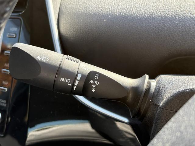 プリウスＰＨＶ Ａ　後期・１オーナー・セーフティセンス・ディスプレイオーディオ・ＥＴＣ２．０・全周囲カメラ・Ｃａｒｐｌａｙ・ＢＴオーディオ・Ｃソナー・ＢＳＭ・ＨＵＤ・純正１５ＡＷ・革ステア・ドアバイザー・フロアマット（7枚目）