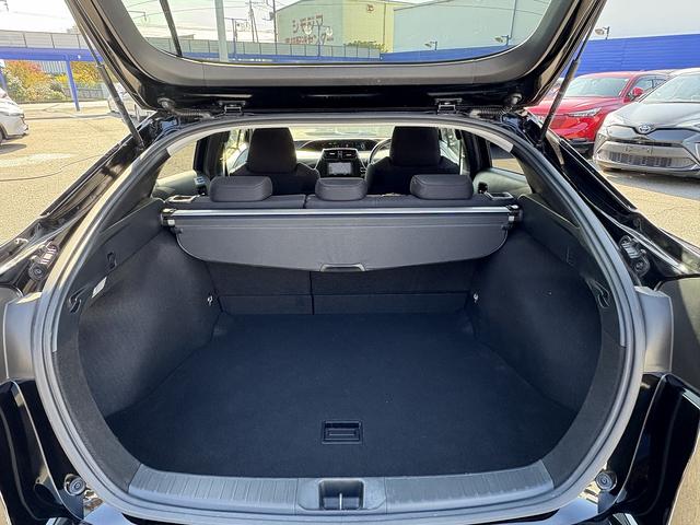 プリウス Ｓ　セーフティセンス・ナビＴＶ・バックカメラ・ＢＴオーディオ・ＥＴＣ・スマートキー・クリアランスソナー・ＬＥＤヘッドライト・ＡＵＴＯハイビーム・純正１５ＡＷ・フロアマット・ドアバイザー（7枚目）