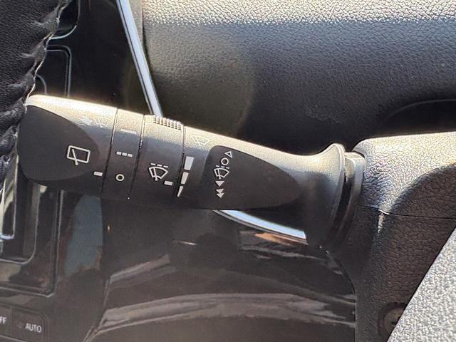 プリウス Ｓ　セーフティセンス・ナビＴＶ・バックカメラ・ＢＴオーディオ・ＥＴＣ・スマートキー・クリアランスソナー・ＬＥＤヘッドライト・ＡＵＴＯハイビーム・純正１５ＡＷ・フロアマット・ドアバイザー（26枚目）