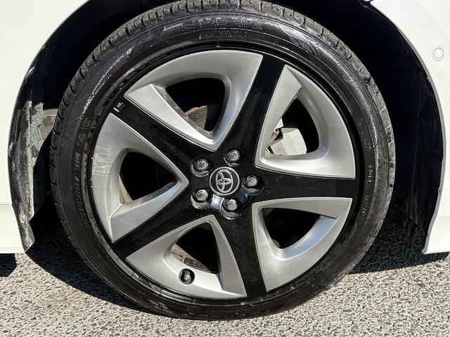 プリウス Ａツーリングセレクション　後期・９型純正フルセグナビ・全周囲カメラ・ＢＴオーディオ・ＥＴＣ２．０・ＤＶＤ再生・パワーシート・シートヒーター・パーキングアシスト・Ｃソナー・ＢＳＭ・ＨＵＤ・純正１７ＡＷ・ドアバイザー（33枚目）