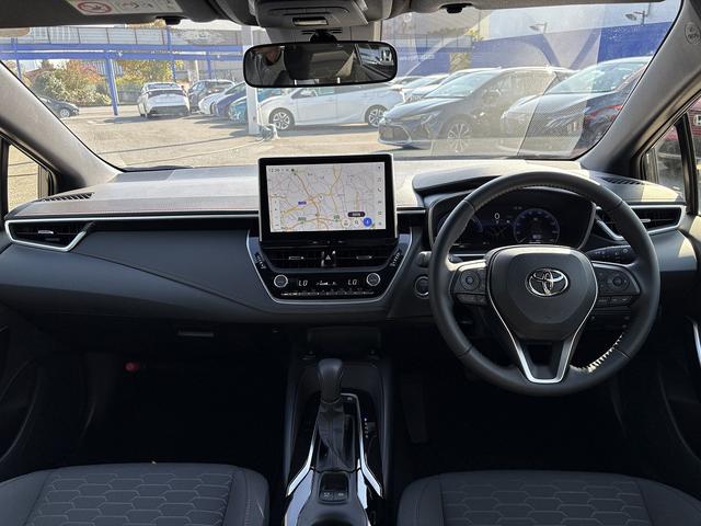 カローラスポーツ ハイブリッドＧ　Ｚ　後期・フルセグナビ・Ｂカメラ・ＢＴオーディオ・ＬＥＤライト・ＡＣＣ・ＬＫＡ・ＡＨＢ・ＢＳＭ・Ｃソナー・シートヒーター・ＥＴＣ・本革ステア・ミラーウィンカー・オートライト・ＵＳＢ・プライバシーガラス（3枚目）