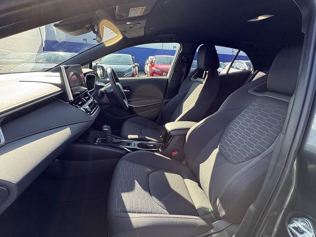 カローラスポーツ ハイブリッドＧ　Ｚ　後期・フルセグナビ・Ｂカメラ・ＢＴオーディオ・ＬＥＤライト・ＡＣＣ・ＬＫＡ・ＡＨＢ・ＢＳＭ・Ｃソナー・シートヒーター・ＥＴＣ・本革ステア・ミラーウィンカー・オートライト・ＵＳＢ・プライバシーガラス（8枚目）