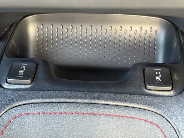 カローラスポーツ ハイブリッドＧ　Ｚ　後期・フルセグナビ・Ｂカメラ・ＢＴオーディオ・ＬＥＤライト・ＡＣＣ・ＬＫＡ・ＡＨＢ・ＢＳＭ・Ｃソナー・シートヒーター・ＥＴＣ・本革ステア・ミラーウィンカー・オートライト・ＵＳＢ・プライバシーガラス（16枚目）